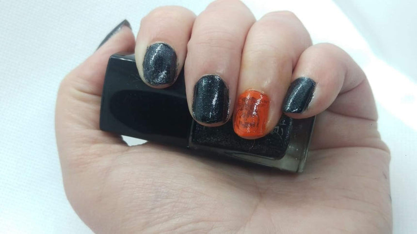 Welcome to Nail Polish Life! Spooky Nails Inside, Enter If You Dare!